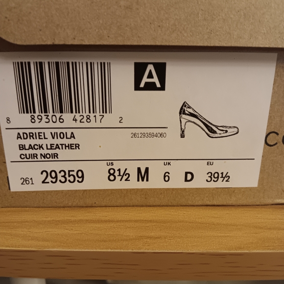 Clarks Elegant Black Heels - Picture 2 of 8